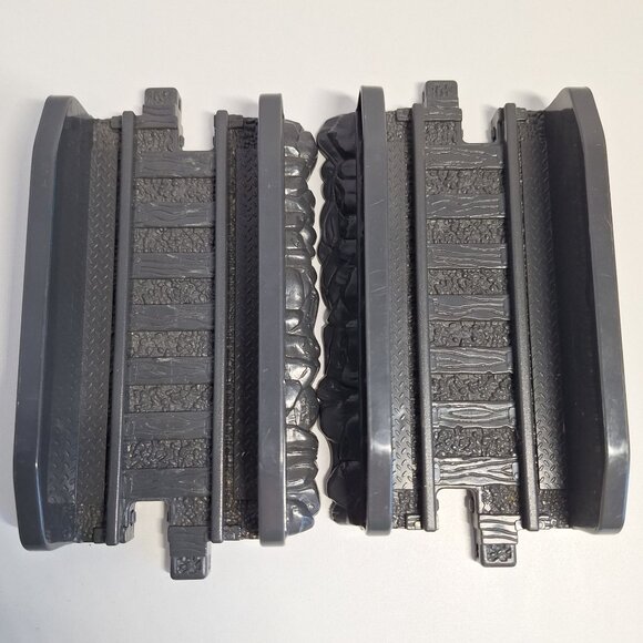 2 GeoTrax Railroad Trestle Gray Train Track Lot Mattel 2003 - Picture 5 of 5